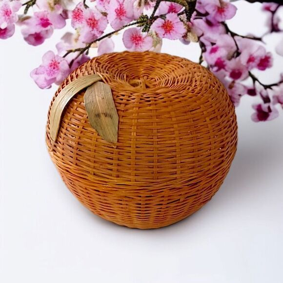 Wicker Apple Basket Trinket Box Vintage Woven Natural Fruit Cottage Farmhouse - Picture 13 of 16